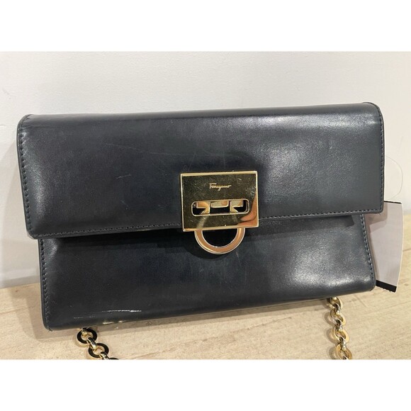 Salvatore Ferragamo Gancini Black Leather Gold Tone Chain Crossbody Shoulder Bag - Picture 2 of 16